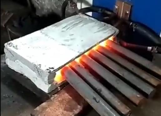 高頻香蕉视频污版加熱設備加熱到1000度，取下回收回來的鑽頭鎢鋼