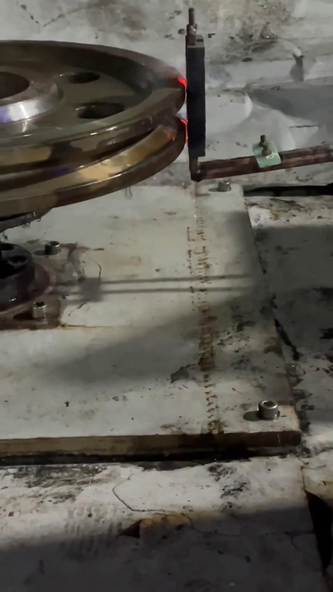 中頻香蕉视频污版加熱設備 高頻淬火機床 手持式高頻機 表麵淬火熱處理