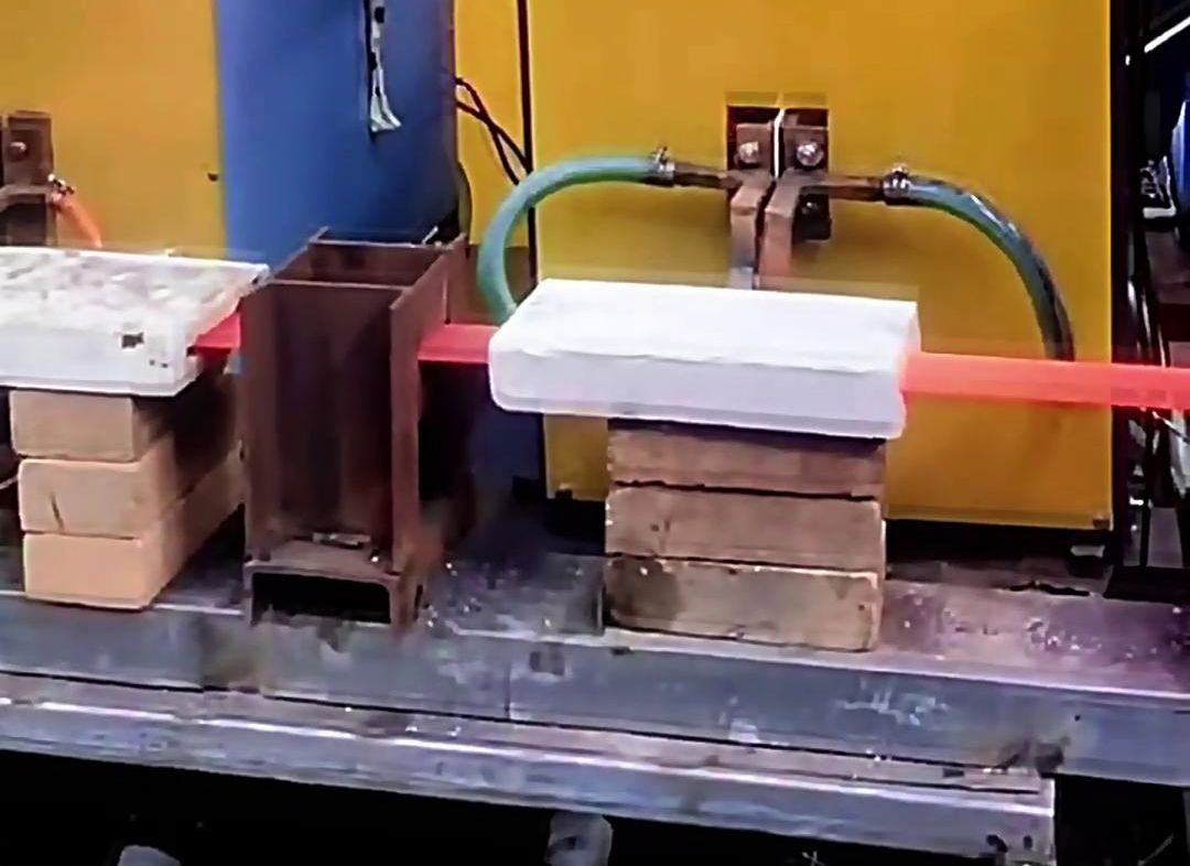 高頻香蕉视频污版加熱機在熱軋鋼板生產線中可快速加熱鋼坯