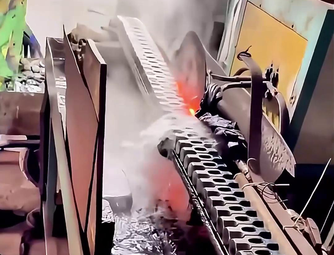 小工件全自動高頻熱處理設備：鉚釘、螺絲的高效表麵強化方案(圖3)